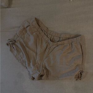 Hollister Women's Beige Cargo Shorts